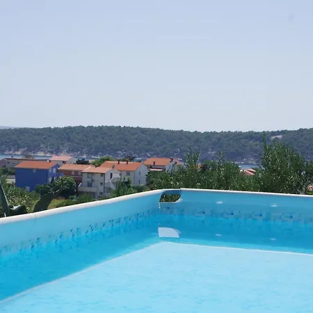 Serene Barbat Escape With Just Minutes From The