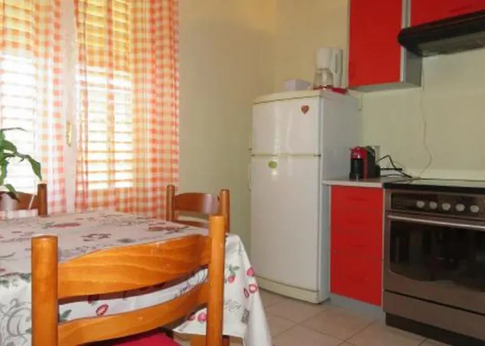 Serene Barbat Escape With Just Minutes From The Lejlighed