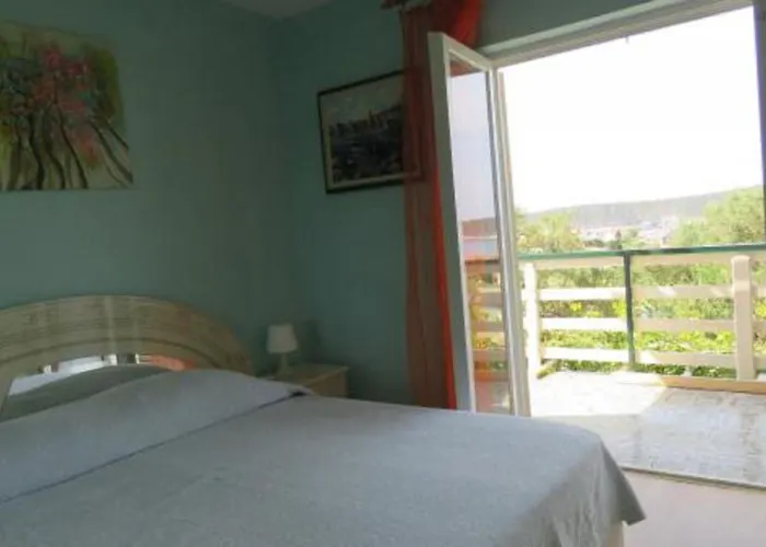 Serene Barbat Escape With Just Minutes From The *