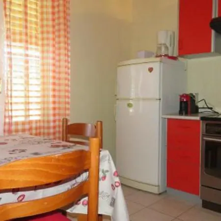 Serene Barbat Escape With Just Minutes From The Apartment
