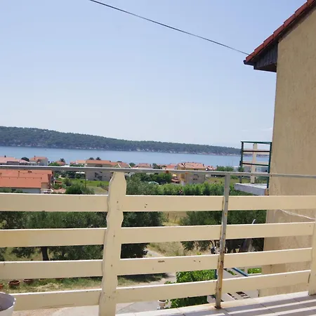 Serene Barbat Escape With Just Minutes From The Apartment